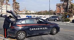 Falso corriere, si fa pagare in oro un computer da una anziana: due arresti