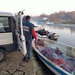 Pesca abusiva alla foce del Mascarello, maxi multa e reti sequestrate