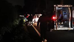 Incidente con tre auto coinvolte, un ferito