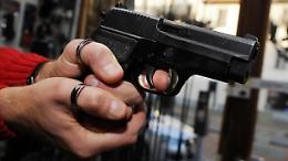 Rapina con la pistola in farmacia