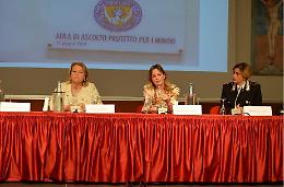 "Donne, una rete per uscire dalla violenza": il convegno dei carabinieri