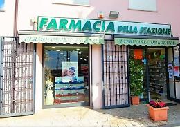 Rapina in farmacia, c'è un fermo dei carabinieri