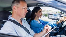 Autoscuole senza esami per l'abilitazione ad insegnante, vertice in Provincia