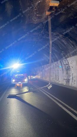 Crollo in galleria a Sperlonga, traffico deviato sulla via Flacca
