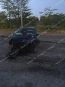 Con l'auto contro un palo, tremendo incidente su via Nettunense