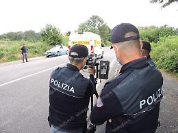 Sulla Pontina a oltre 163 Km/h: patente ritirata e maxi multa