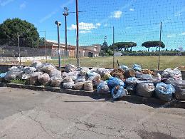 A Campoverde «discarica» di sfalci vicino al campo sportivo, l'ira del comitato
