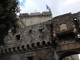 Al Castello Caetani l'esposizione della Spada di Cesare Borgia