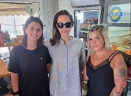 Angelina Jolie a Rocca Massima per il Volo dell'Angelo