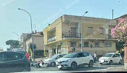 Incidente tra auto e scooter, due ragazzi in codice rosso