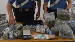 Nascondeva 20 kg di droga in macchina, arrestato 25enne