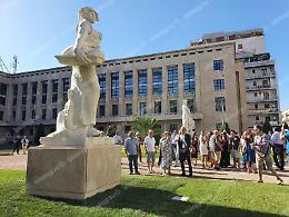 Novant'anni dalla Fondazione, scoperte le statue di Ulderico Conti