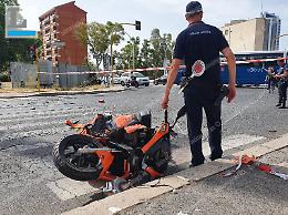 Scontro all'incrocio, gravissimo un centauro