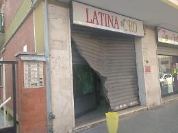 Latina, tentato furto nella notte con l'auto ariete da Compro Oro