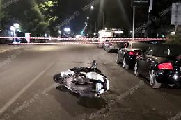Cade in scooter, è gravissimo dopo l'incidente