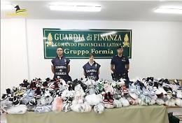 Finti capi firmati per i turisti di Gaeta