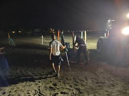 Attrezzature balneari incustodite, sgomberata la spiaggia