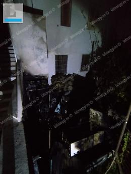 Edificio in fiamme in centro, paura la scorsa notte sull'isola