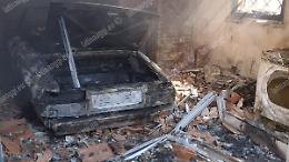 Auto prende fuoco all'interno del box, paura ad Aprilia