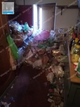 Paralizzato in casa, vive tra l'immondizia. Cesare chiede aiuto