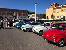 A Sabaudia il raduno di auto d'epoca organizzato dal Club Italia Fiat 500.
