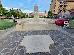 Martiri delle Foibe Stele oltraggiata tra vandali e degrado