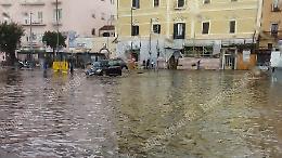 Maltempo, Formia flagellata dalle frane: un giorno da incubo