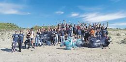 Plastica in mare e nei fiumi, raccolta una tonnellata