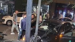 In auto contro il gazebo, giovane denunciato: era ubriaco