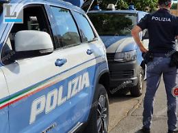 Prelevano dalle Poste con il bancomat smarrito da un'altra persona: denunciati