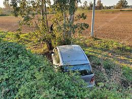 Morta la donna nell'auto speronata, si stringe sul pirata
