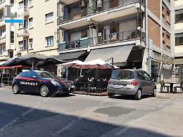 Minore accoltellato fuori dal pub, tre persone arrestate