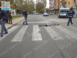 Ciclista travolto da un tir in via Romagnoli, è gravissimo