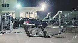 Colpo notturno all'autosalone L'Automobile sulla Pontina