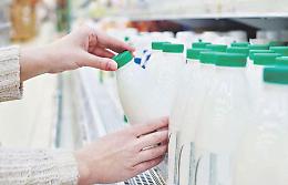 Truffa con il latte, i testimoni: offriva il caffè per distrarci
