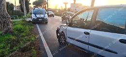 Scontro tra auto in via Epitaffio per un sorpasso azzardato