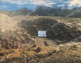 Sbancamento  anomalo di terra vicino al fosso,  scatta  il sequestro