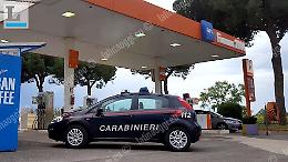 Bandito solitario per la rapina al distributore sull'Appia