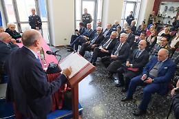 Il capo della Polizia Lamberto Giannini inaugura la sala per le audizioni protette