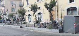 Locali chiusi ma i dehors restano lì: polemica a Terracina