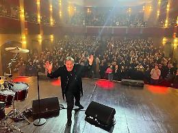 Tullio De Piscopo infiamma il teatro  D'Annunzio