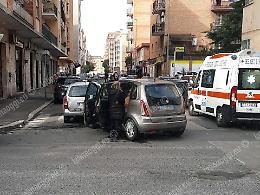Carambola d'auto all'incrocio, sei feriti. Tra loro una bambina