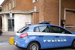 Follia in treno con le forbici, il giovane finisce dietro le sbarre