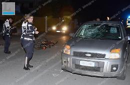 Travolto in bici da un'auto, un anziano ferito gravemente