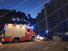 Incendio in appartamento, soccorsi madre e figlio