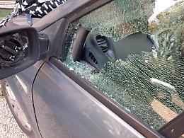 Campoverde, distruggono l'auto e poi si danno alla fuga