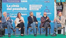 Terracina, il centrosinistra in piazza con l'ex presidente Roberto Fico