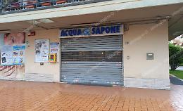 I banditi tornano a colpire da Acqua e Sapone, rapinato il negozio