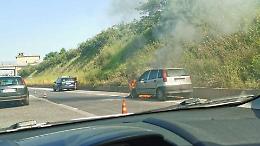 Incidente sulla Pontina, un'auto prende fuoco: code e disagi