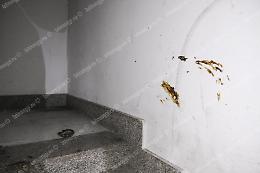 Degrado nel palazzo di viale Nervi, la polizia sgombera